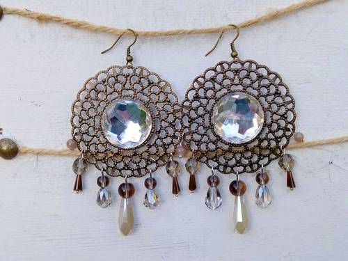 Boucles d’oreilles percées ou clips