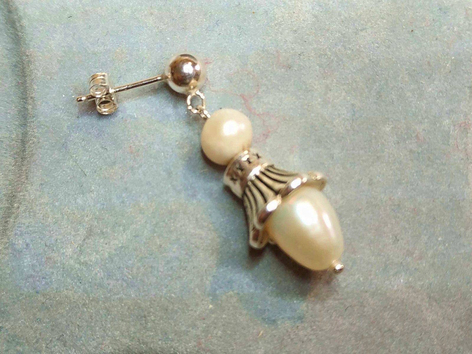 Boucles d’oreilles perle et petunia d’argent