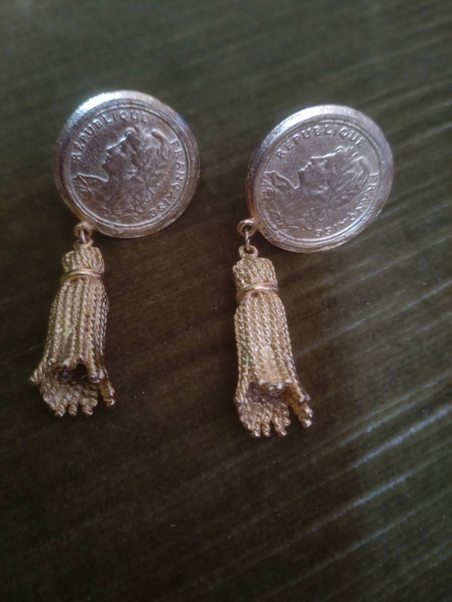 Boucles d’oreilles avec pièces de monnaie