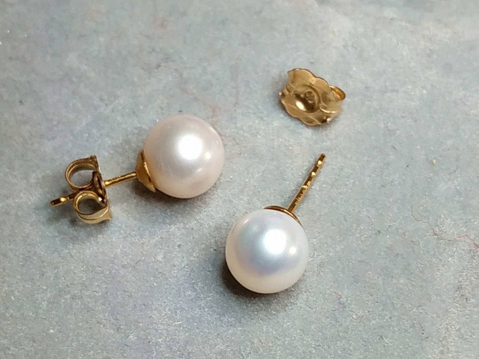 Boucles d’oreilles solitaires de perle de culture, clou