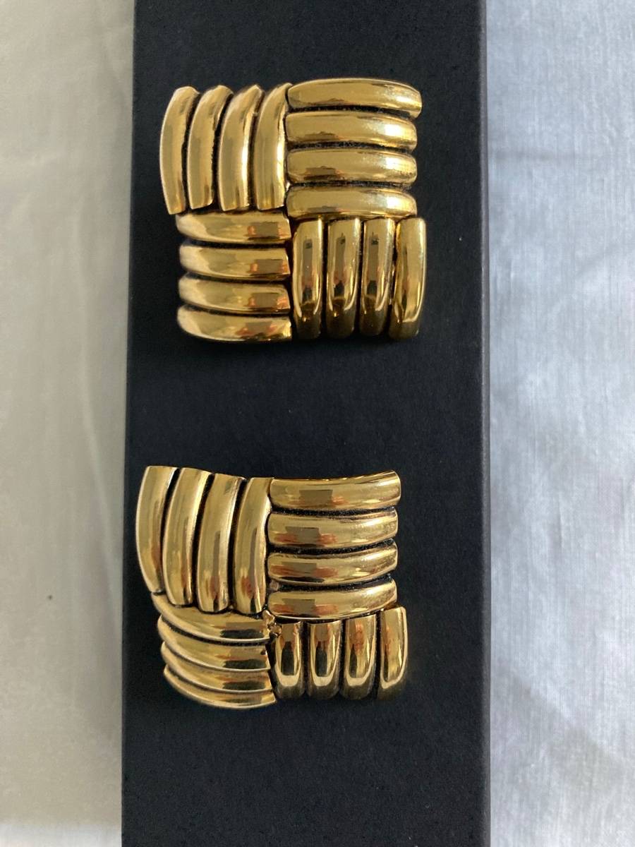 Boucles d’oreilles vintage à clip
