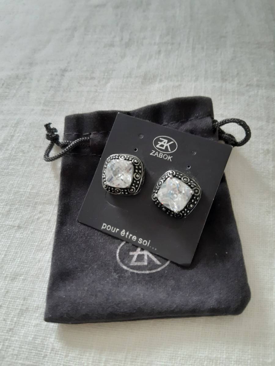 Boucles Zaboc oreilles percées Neuves