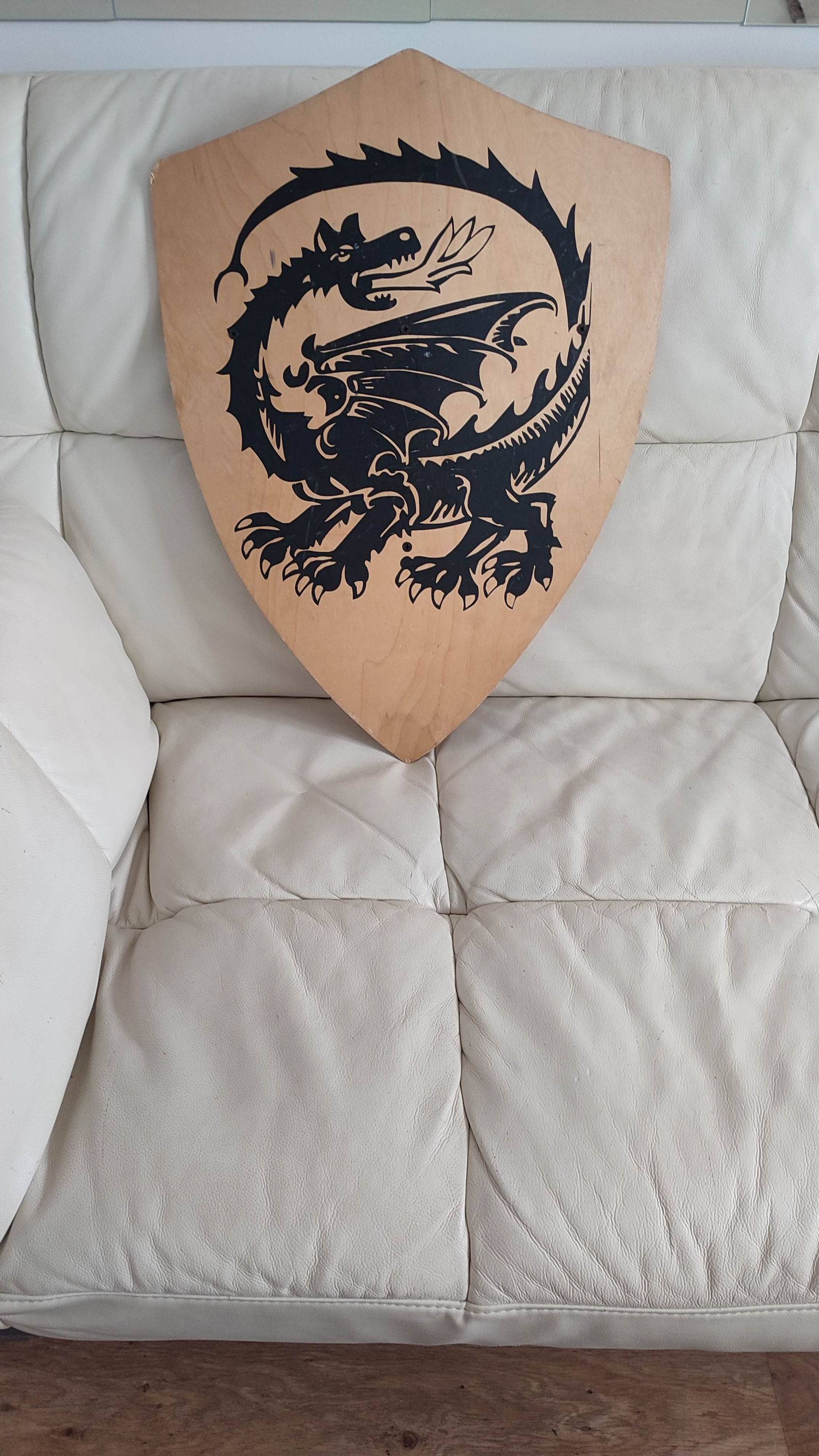 Bouclier en bois pour des jeux de rôles "Les chevaliers"