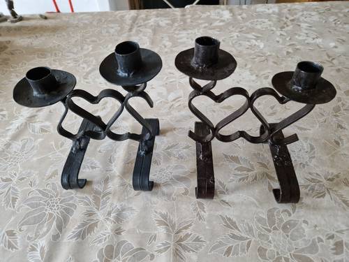 Vends 2 bougeoirs en métal "Thème cœur"