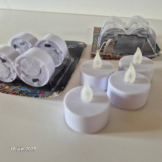 Lot de 8 bougies chauffe plat sans flamme, elle fonctionnent avec des piles à vérifier