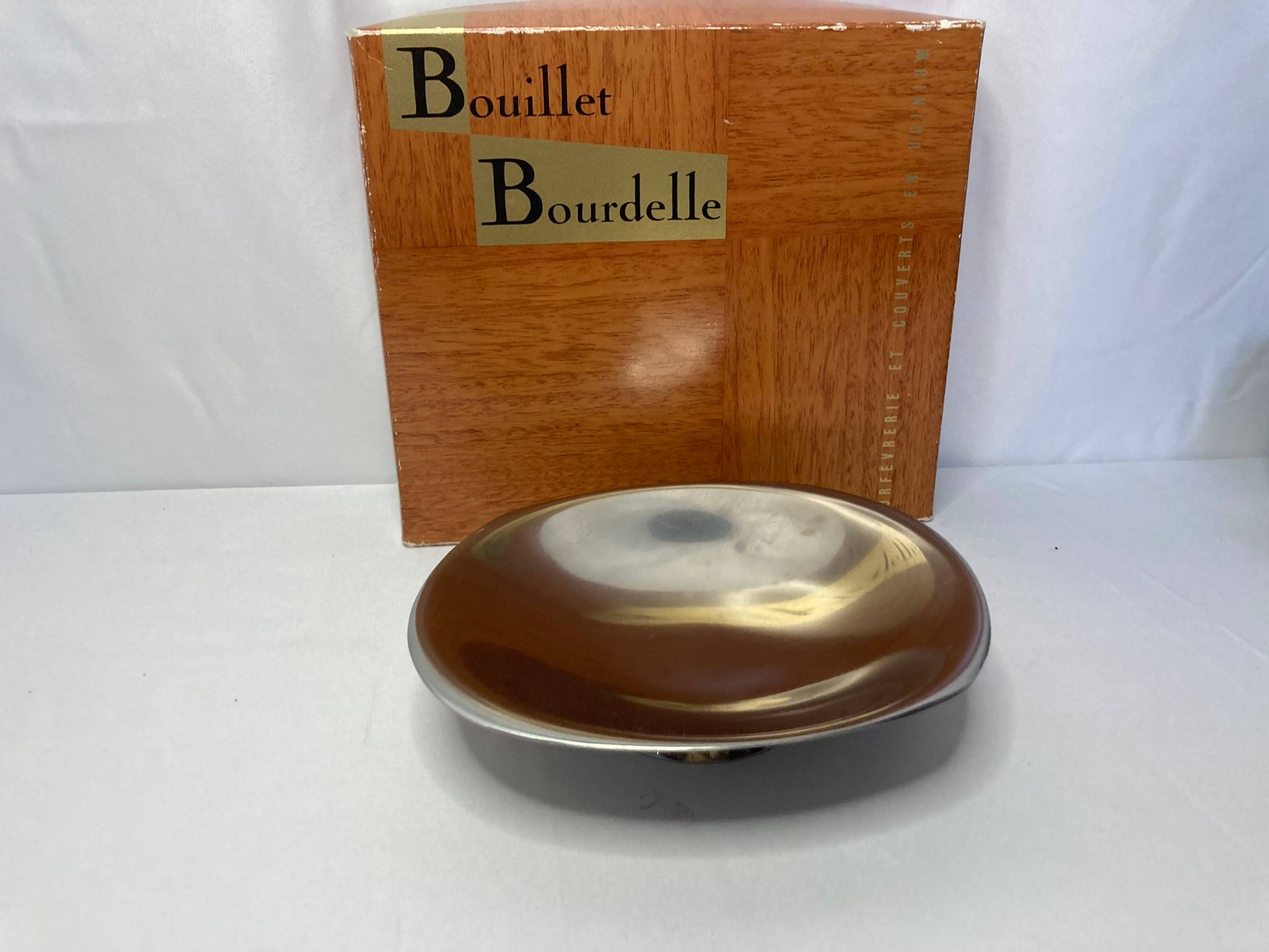 Bouillet Bourdelle, plat en uginium design XXème sur Gens de Confiance