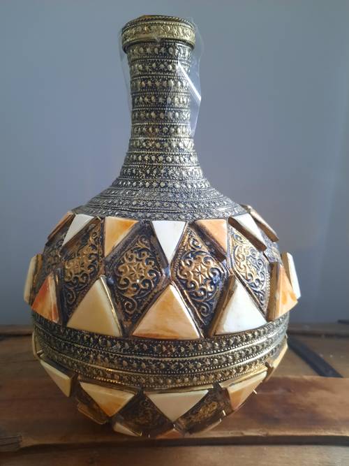 Bouteille en céramique tunisienne ancienne