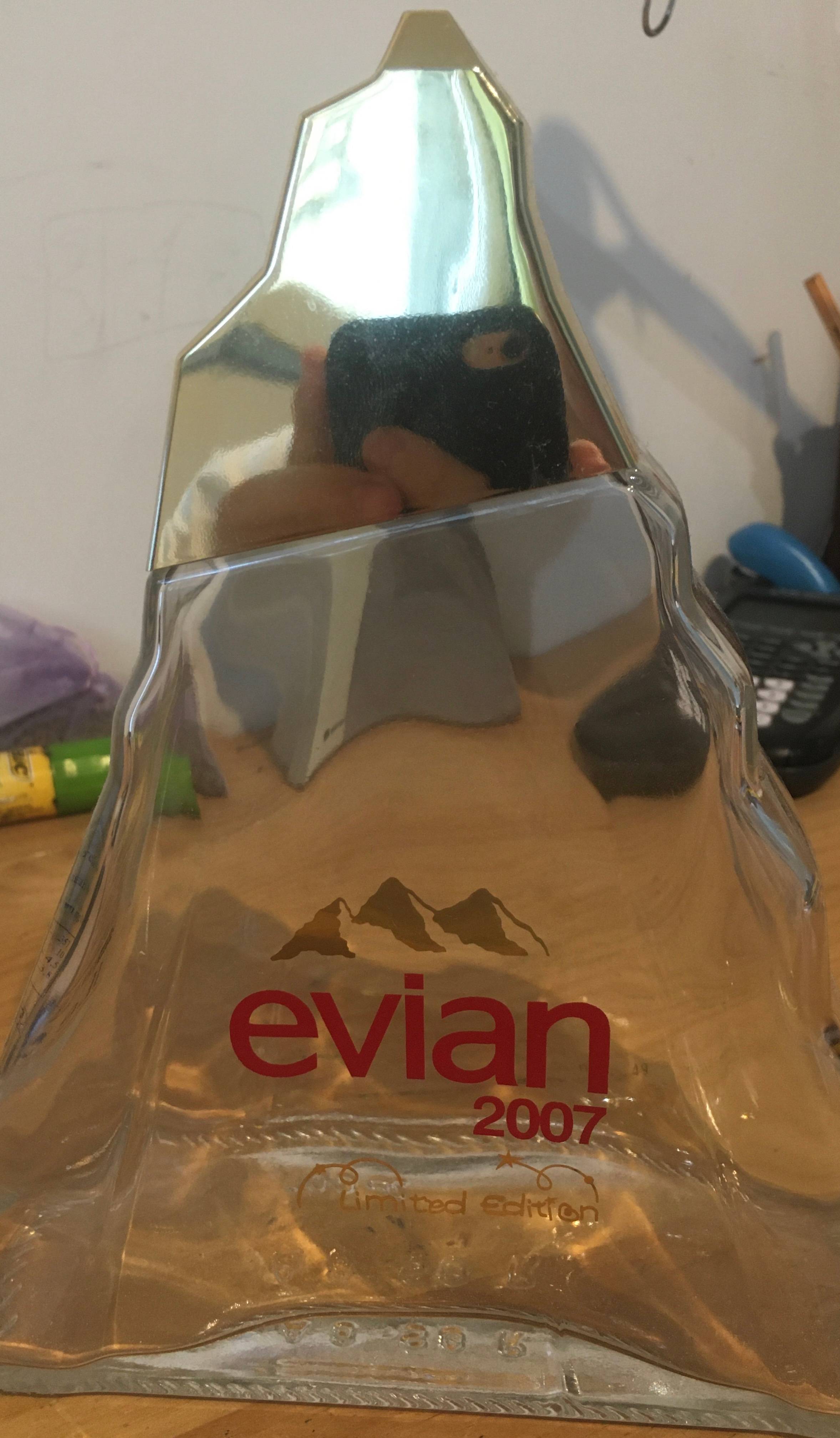 Bouteille évian édition limitée 2007