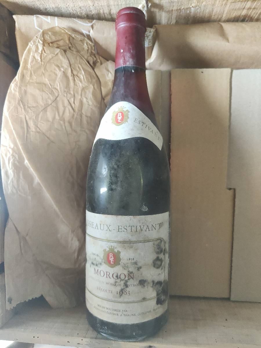Bouteille de vin Morgon 1983 Boisseaux Estivante