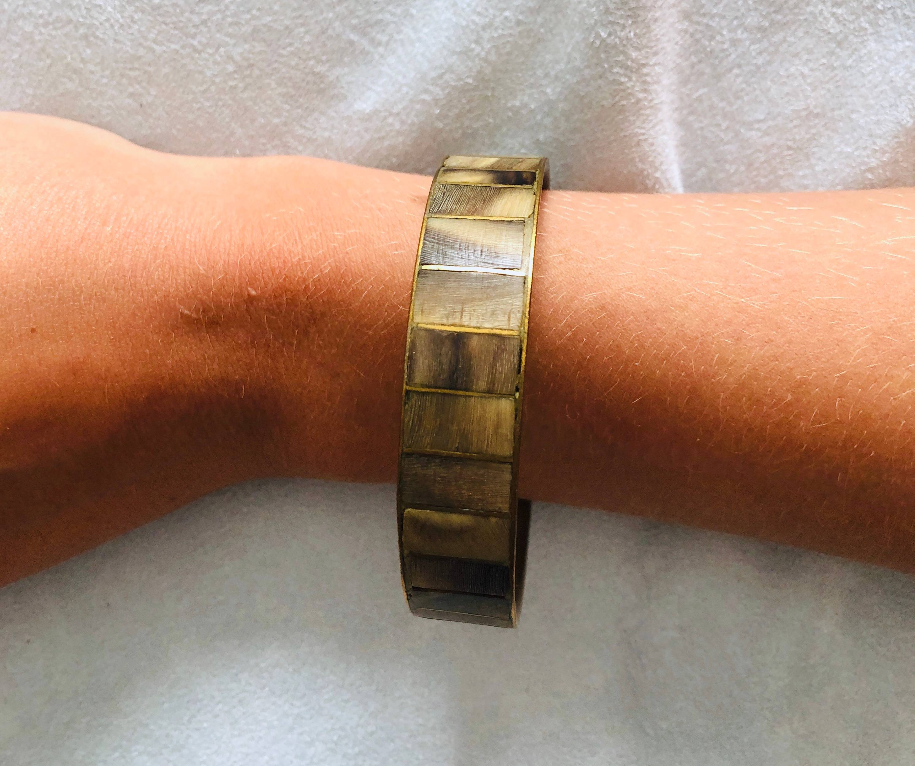 Bracelet jonc fermé vintage en laiton et placage de bois