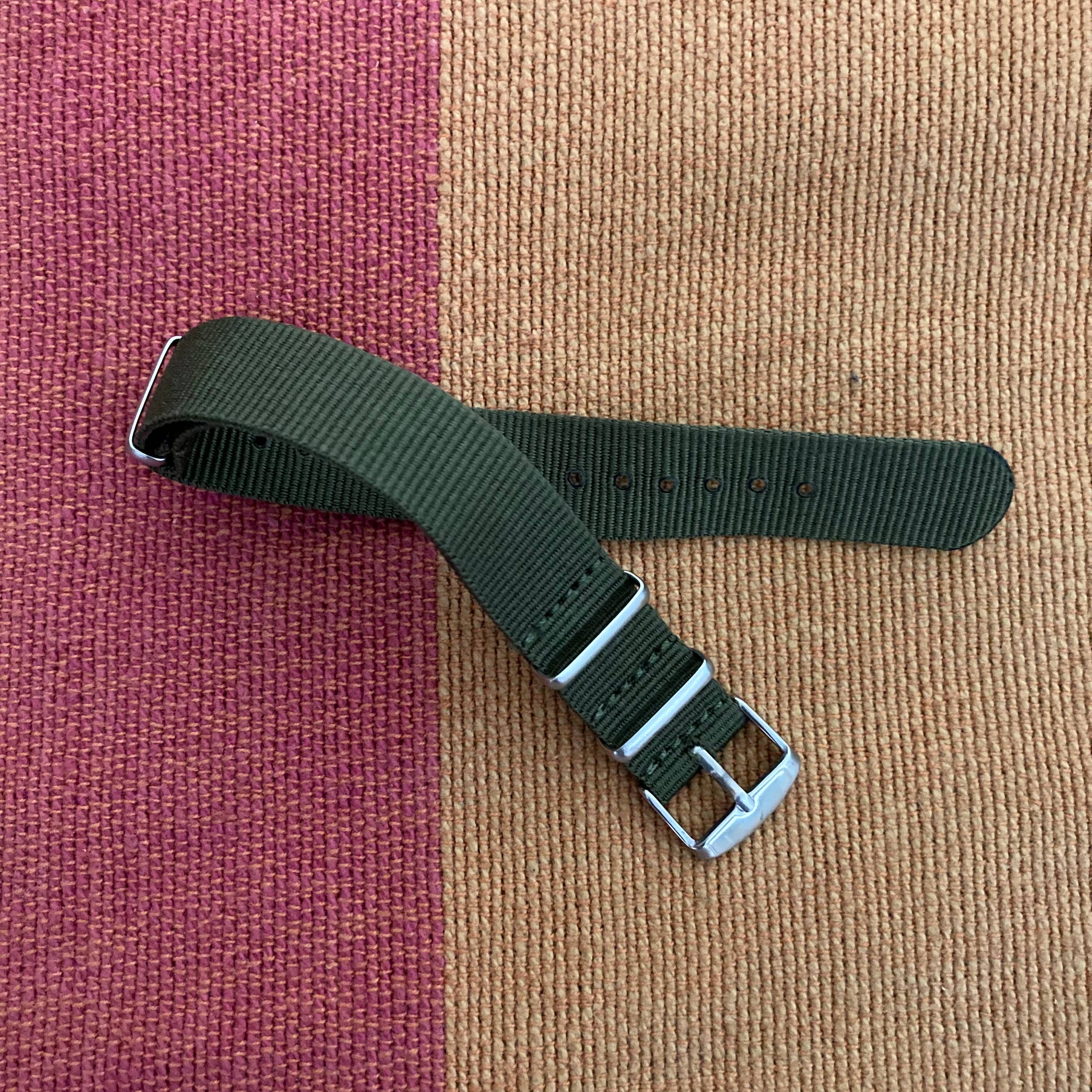 Bracelet Type Nato Straps en nylon pur montre. Neuf