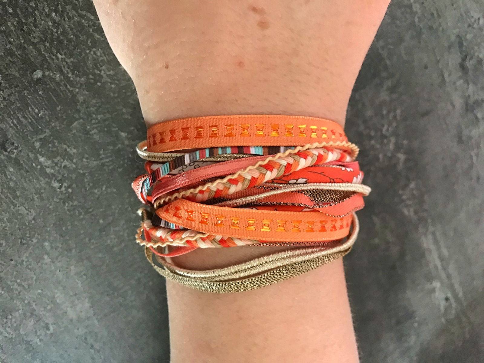 Bracelet multi-rangs de rubans orange et Liberty de By Garance