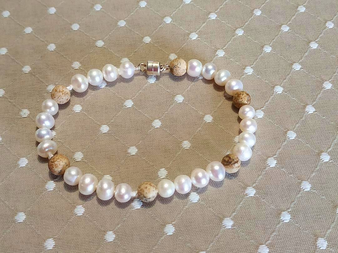 Bracelet de perles de culture et jaspe paysage