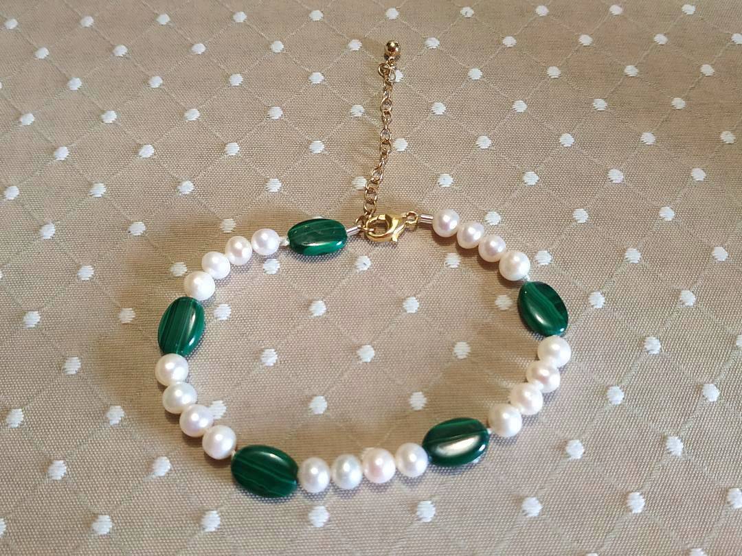 Vends bracelet de perles de culture et Malachite