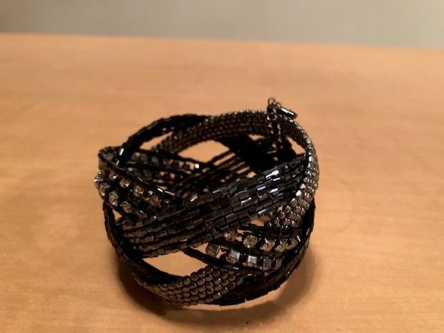 Vends bracelet tour de poignet avec strass