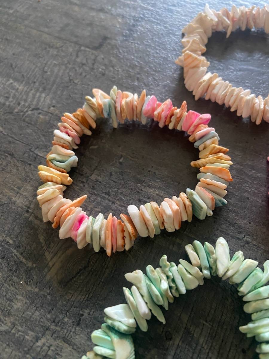 4 bracelets en coquillages