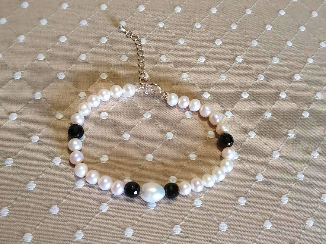 Bracelet de perles de culture et onyx