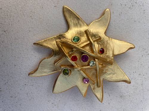 Vends broche Antigona étoile strass couleur