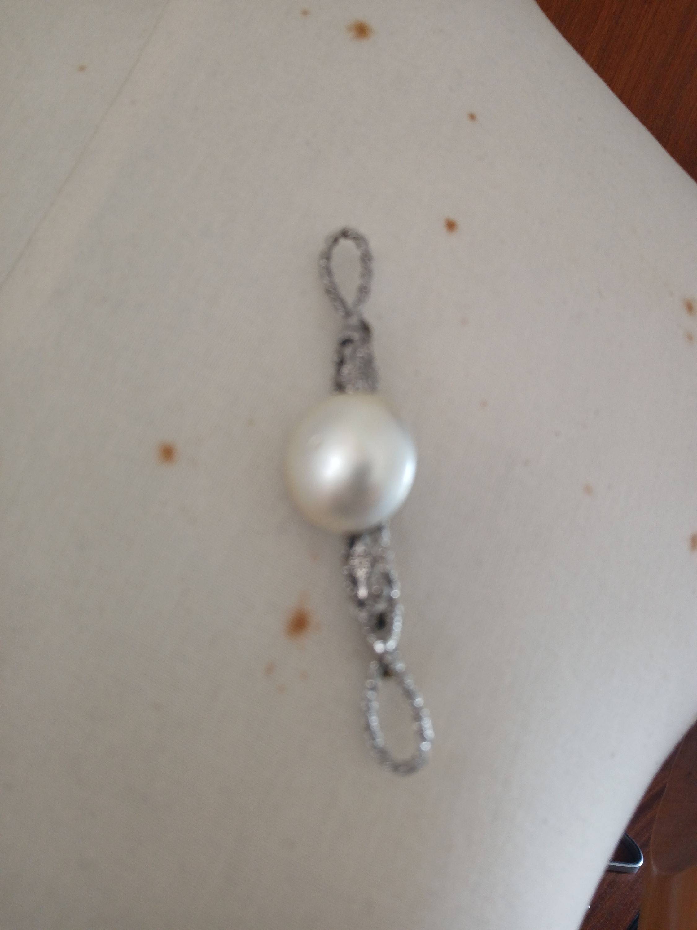 Broche grosse perle vintage