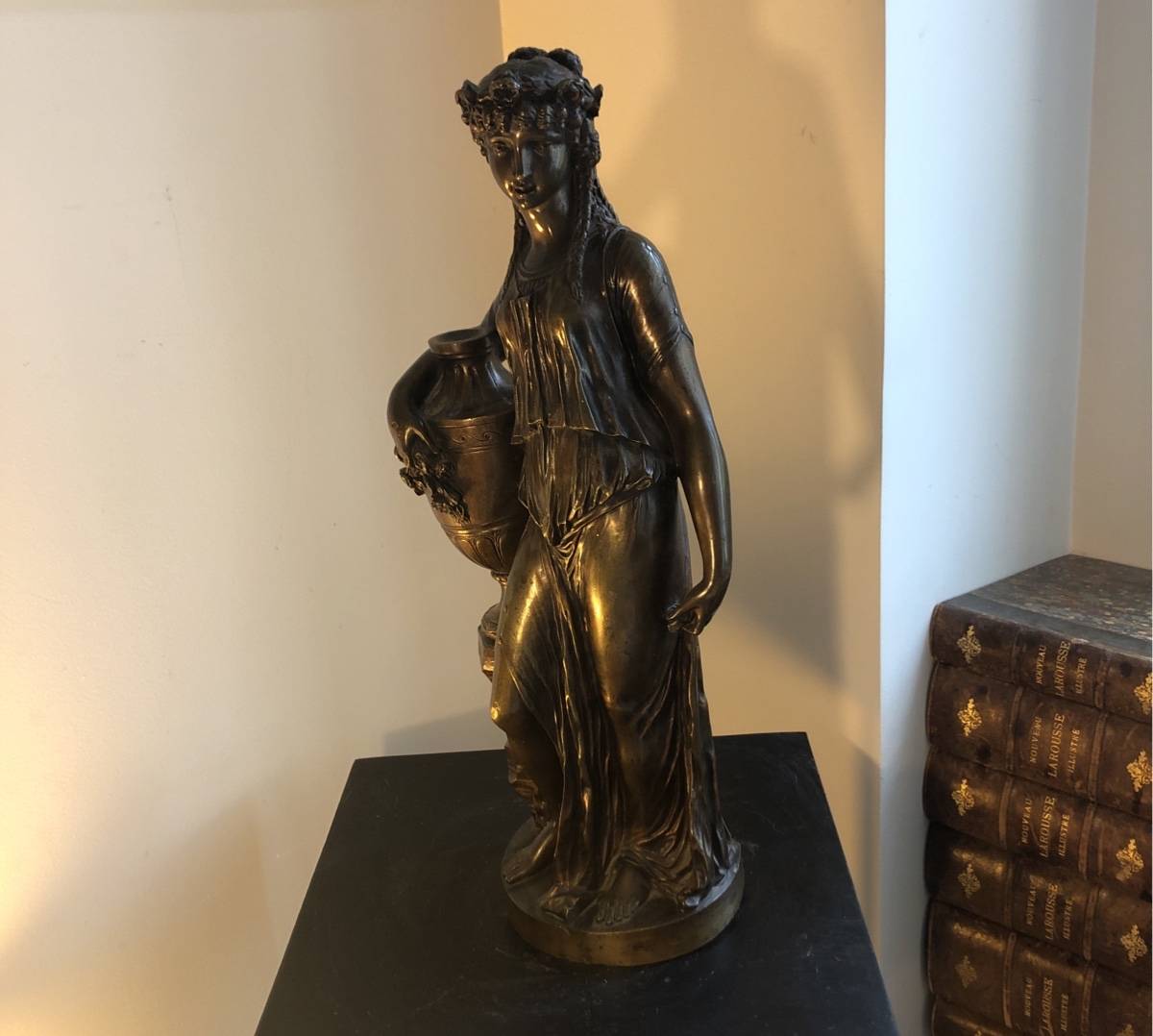 Bronze signé Clodion. Vestale