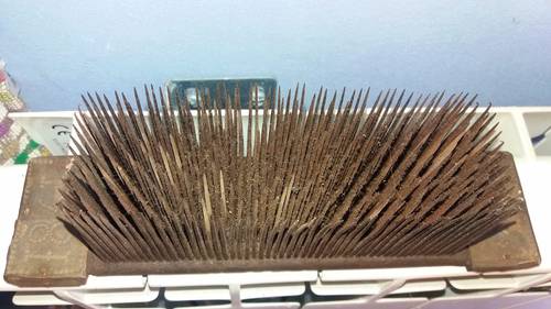 Brosse ancienne pour le chanvre Seran