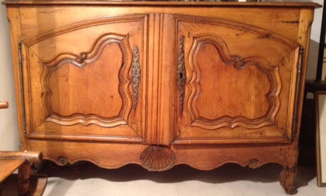 Buffet ancien 18ème, bois fruitier 2 portes 140 cm