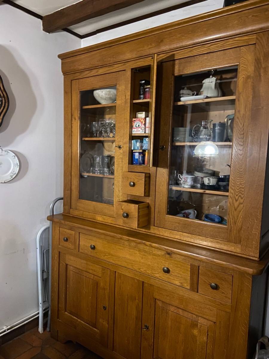 Vends buffet 2 corps Barré Dugué chêne massif Millésime 2000 état parfait