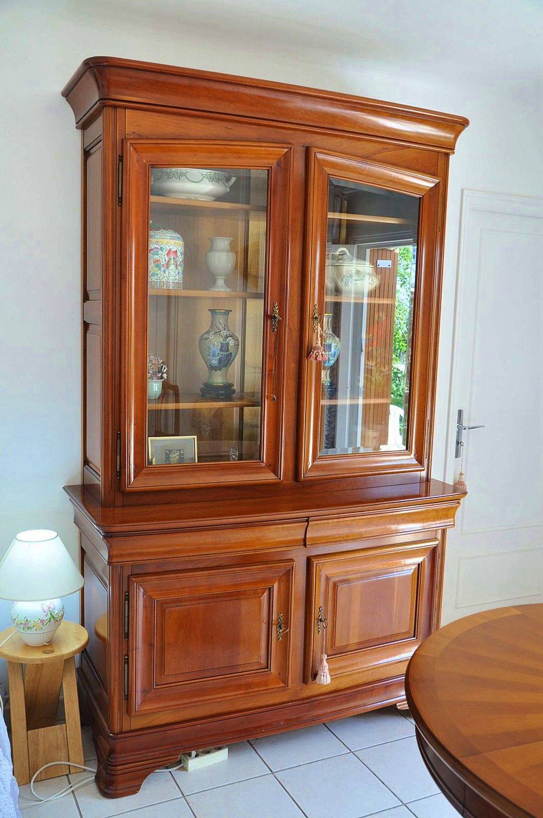 Vends buffet en merisier massif style Louis Philippe très bon état