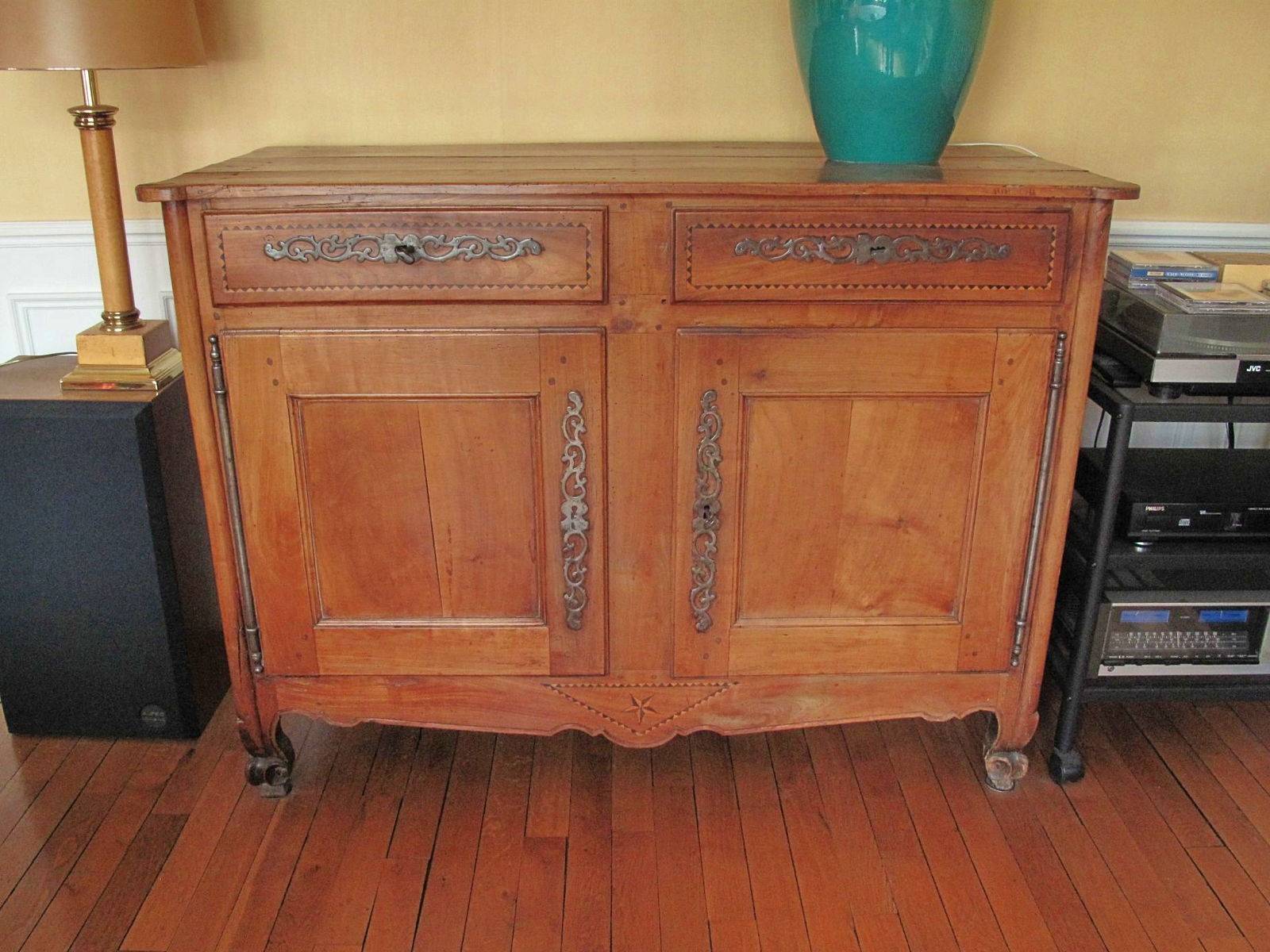 Buffet de salle à manger en bois fruitier avec intarsia, d’époque XIXe
