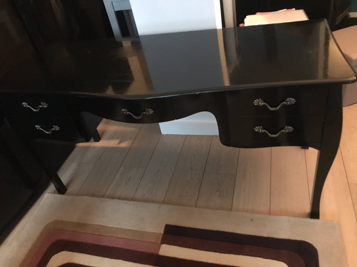 Vends bureau noir vernis style rétro