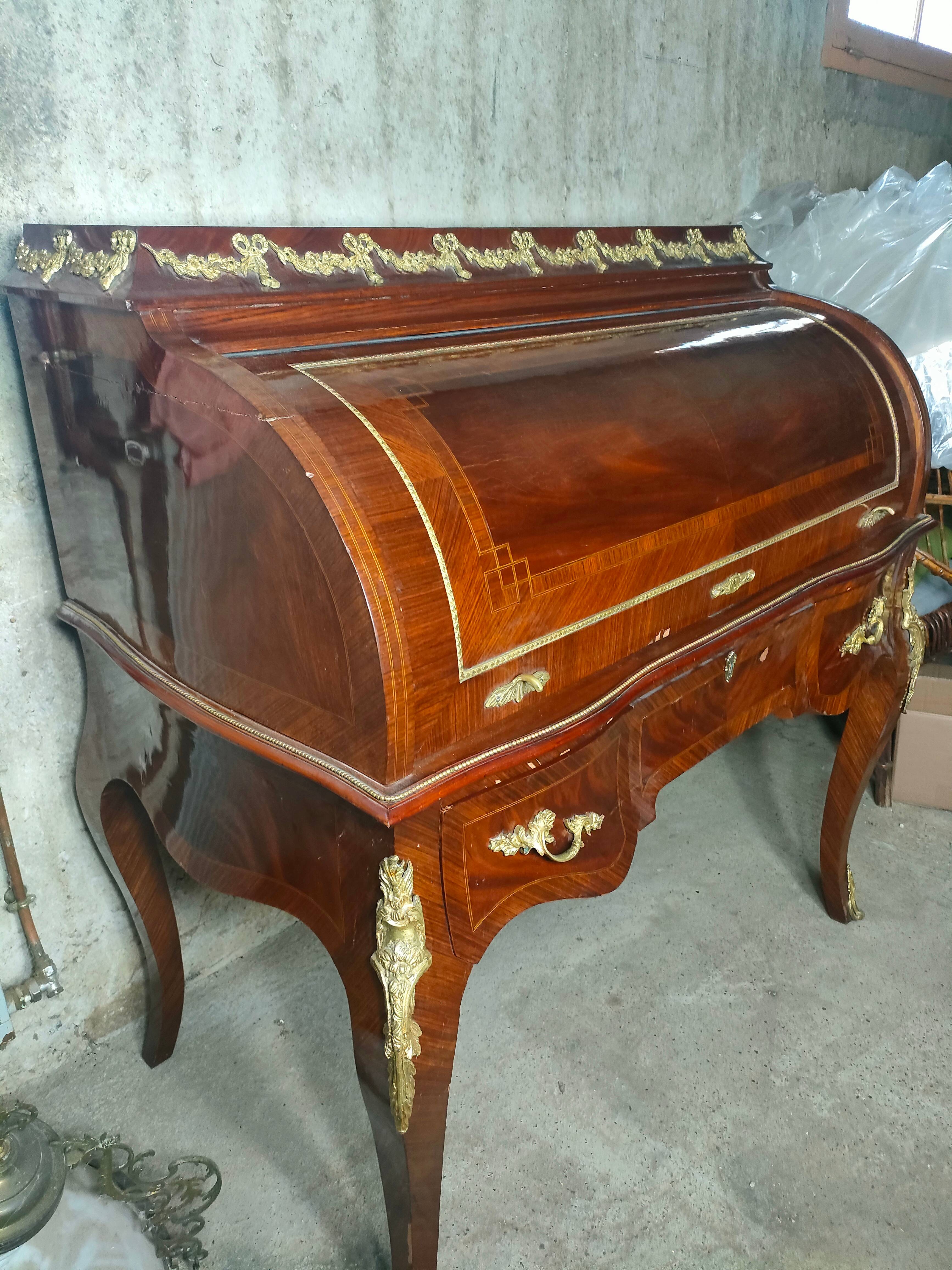Bureau à cylindre Louis XV marqueterie bronze