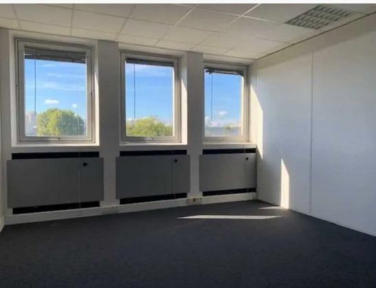 Loue bureau 46m²- 78160 Marly Le Roi - Grandes Terres