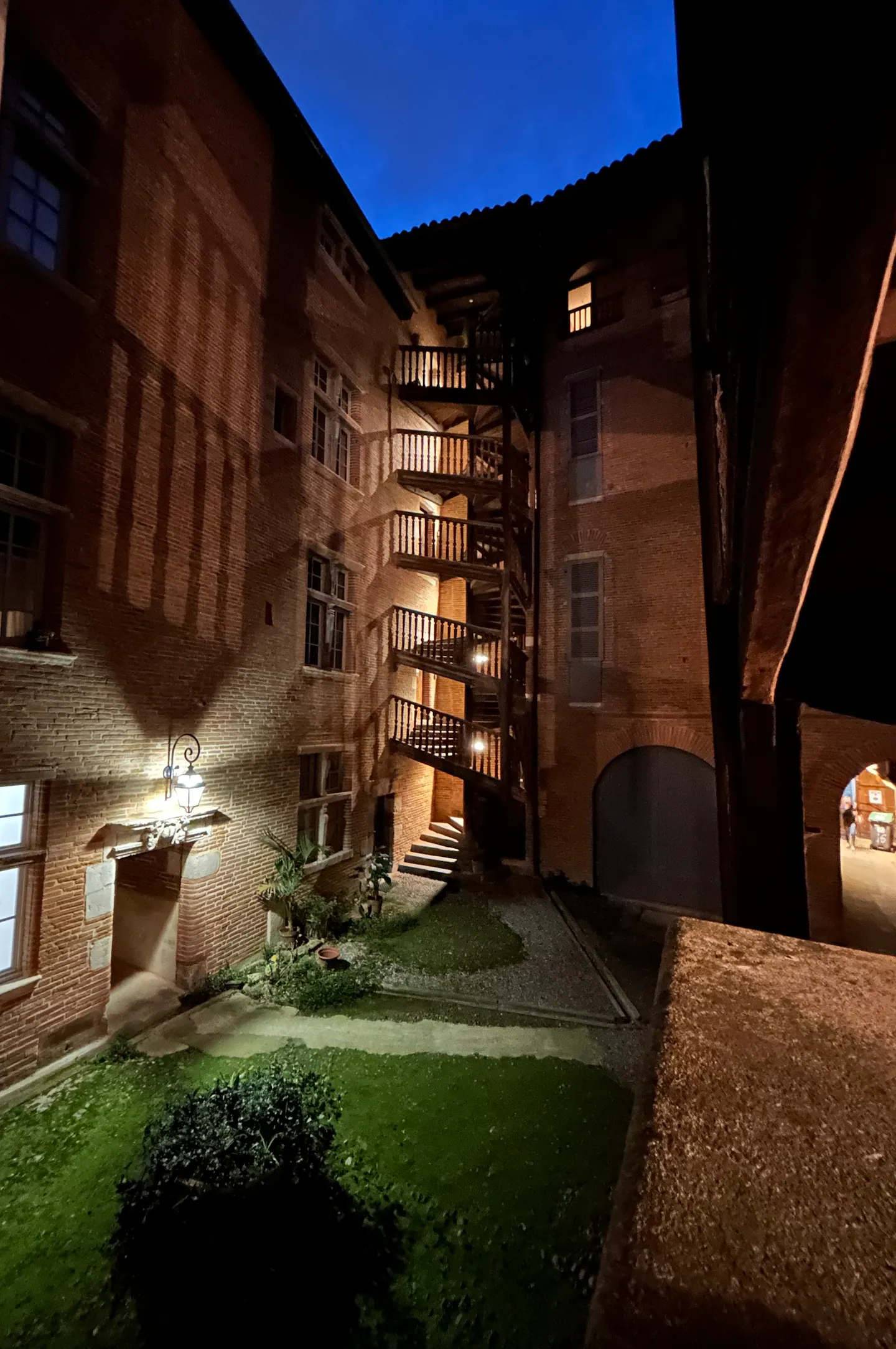 Loue local commercial 200m²