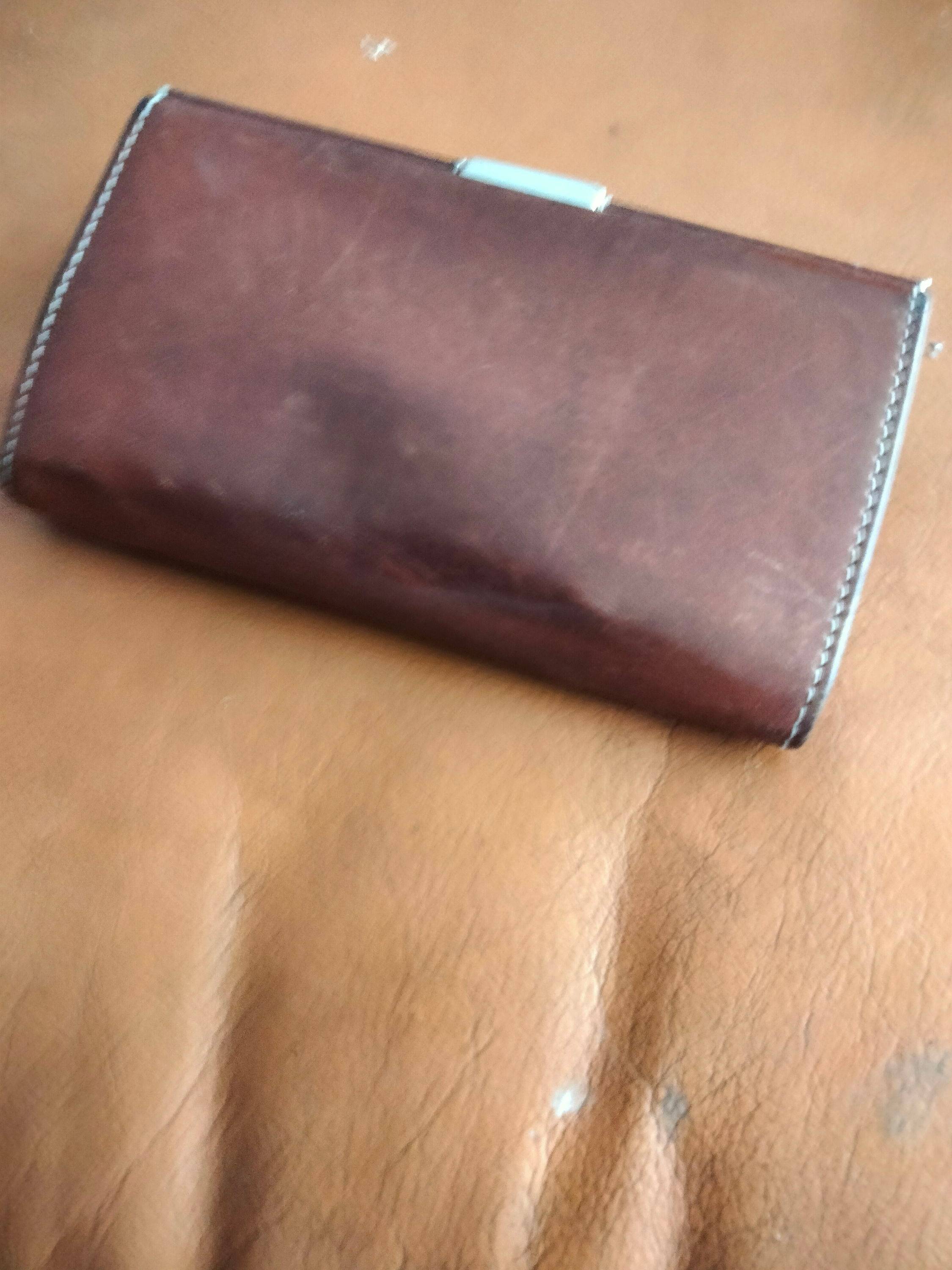 Vends lot de sac, porte-document et porte-monnaie en cuir
