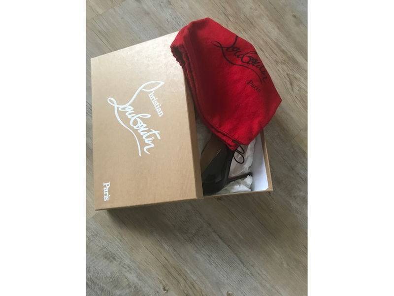 Vends Escarpins Louboutin Noir Vernis T 36