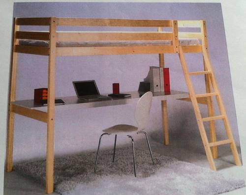 Vends Mezzanine Ikea assez bon état, quelques rayures sur le haut de l’échelle