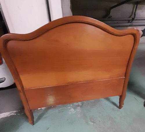 Vends cadre de lit ancien en bois