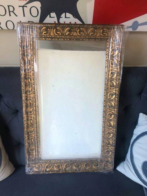 Cadre mouluré patiné avec verre et Marie Louise