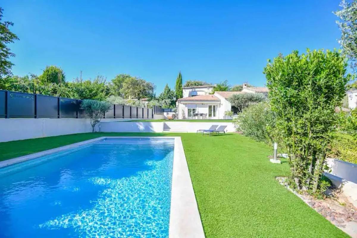 Pour vos vacances Loue Marseille La Valentine belle villa T4 100m² avec grand jardin + piscine - 6 couchages