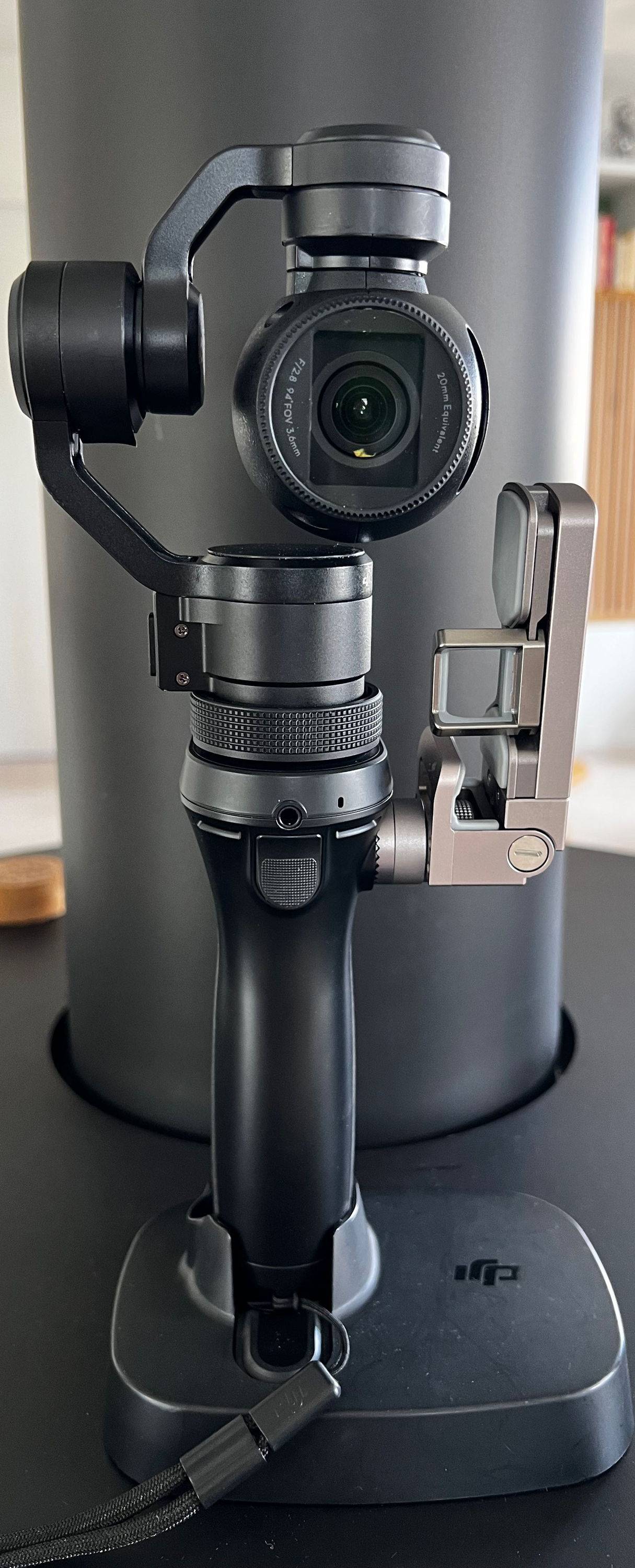 Vends caméra DJI OSMO stabilisée 4K