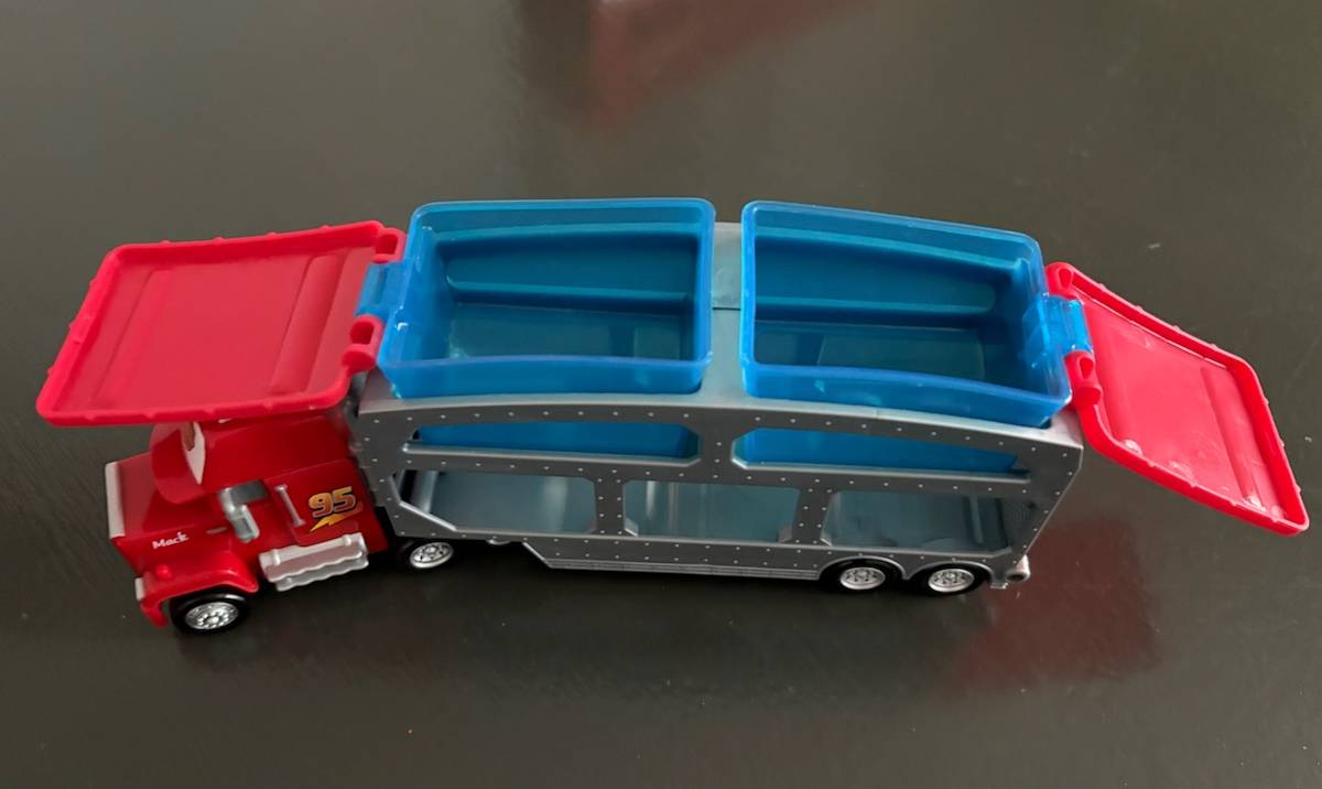 Camion Cars Disney transporteur