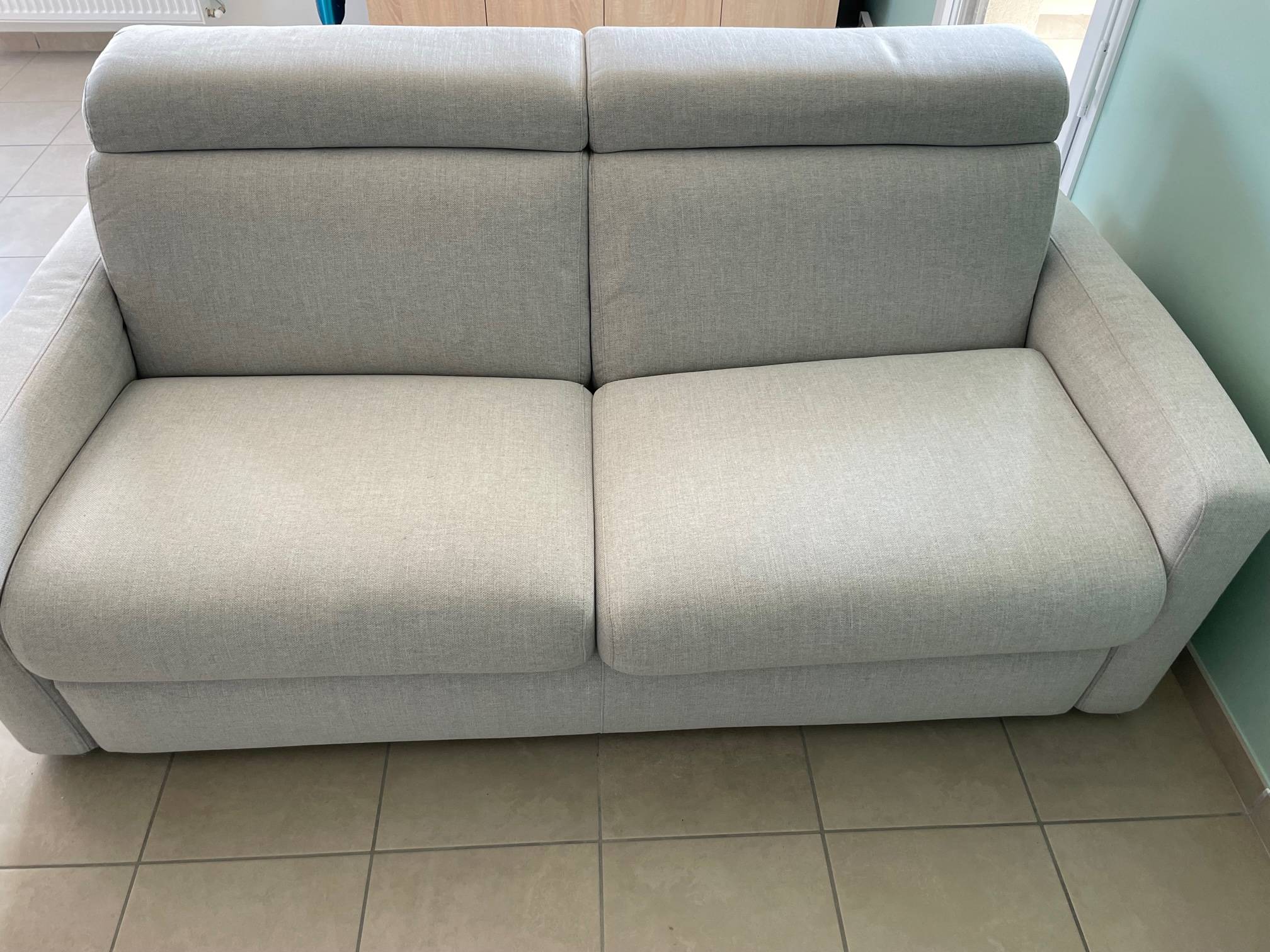 Canapé 3 places Poltron e sofa gris sur Gens de Confiance