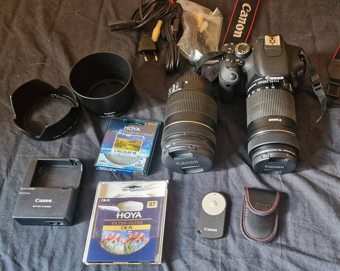 Canon EOS 760D Reflex Noir + Objectifs & Accessoires - Occasion état Correct
