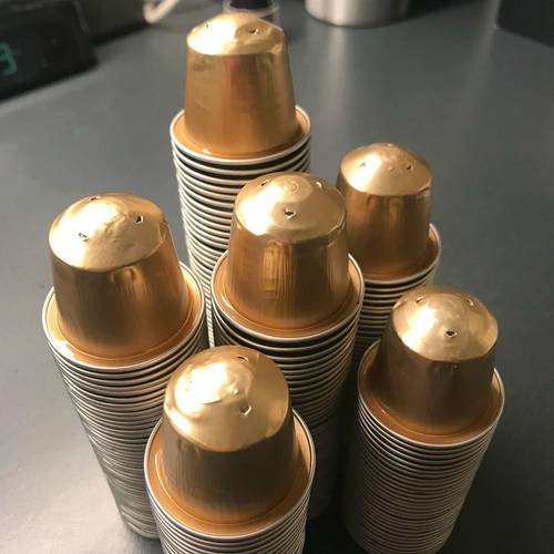 Vends 400 capsules Nespresso vides (couleur dorée) pour arts créatifs