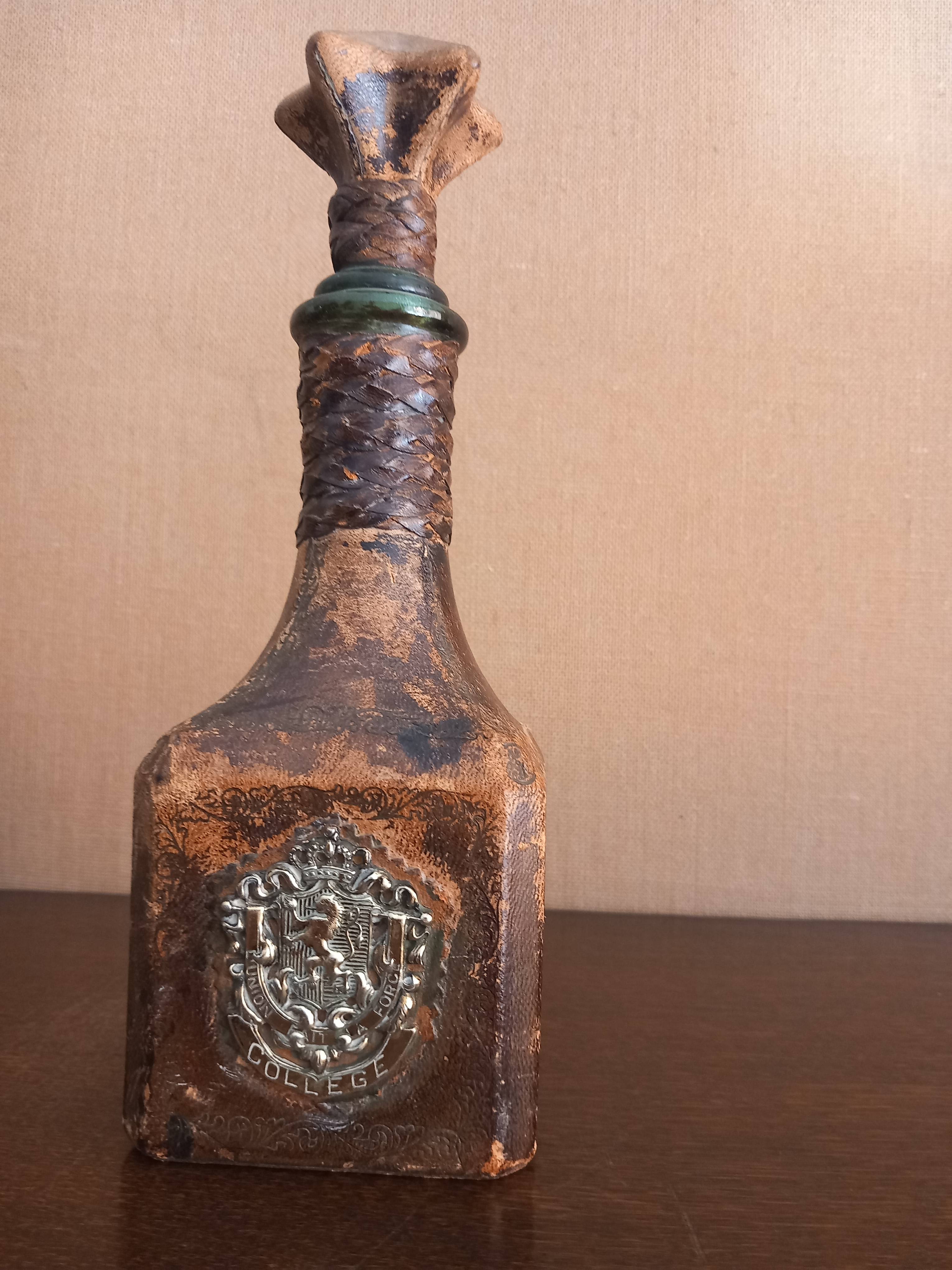 Carafe cuir atypique / Objet de curiosité / Déco insolite