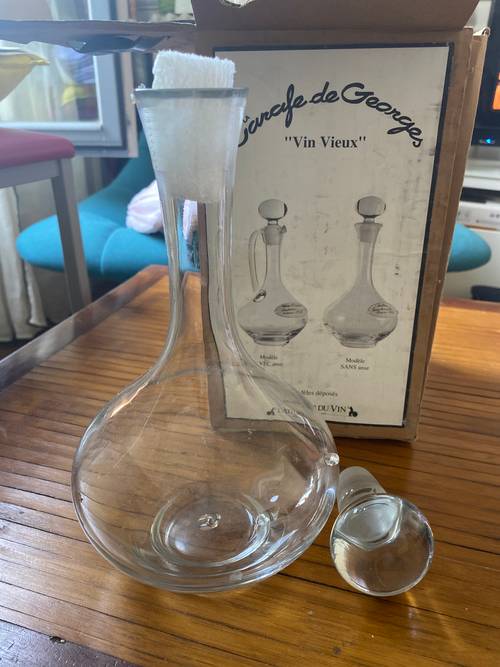 Carafe à vin neuve