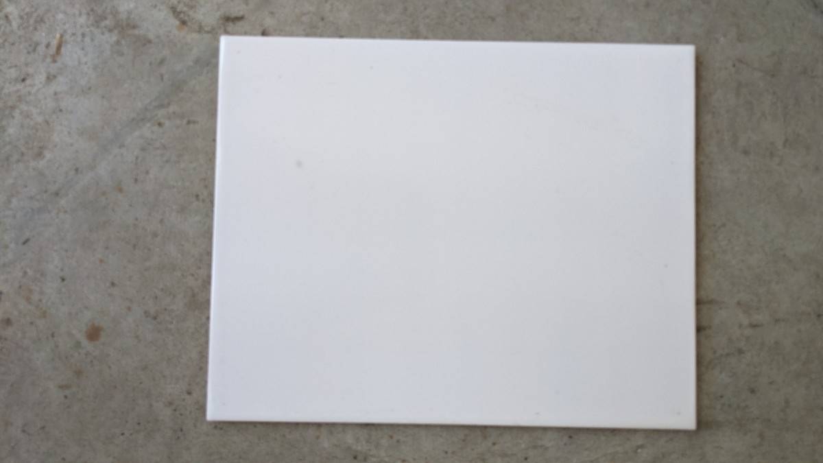 Vends 11 carreaux de faïence blancs 20x25x 0.5 cm épaisseur Modèle Issambre blanc Praktika