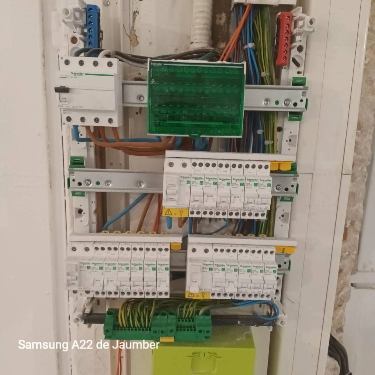 Carte triphasée pour une radio