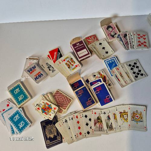 Lot de 9 jeux de cartes à jouer, des années 50 à 1980, certains neufs