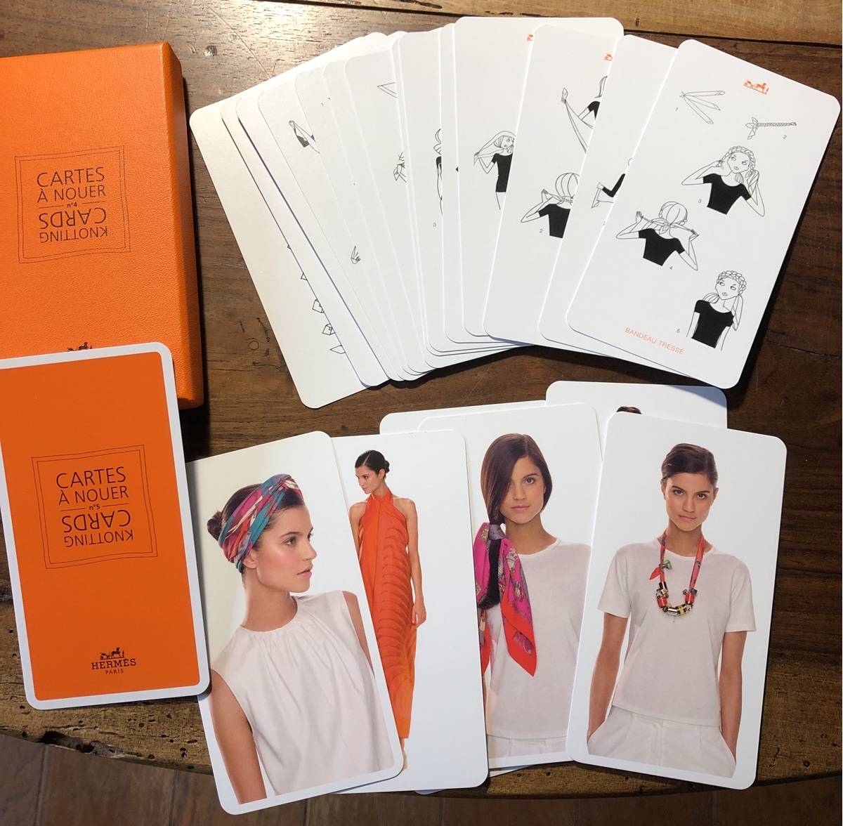 Cartes à nouer pour foulard Hermès